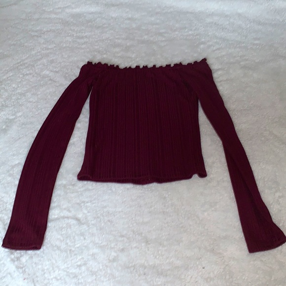 RARELY WORN!! aeropostale off-the shoulder soft tee!! size:xs - Picture 3 of 3